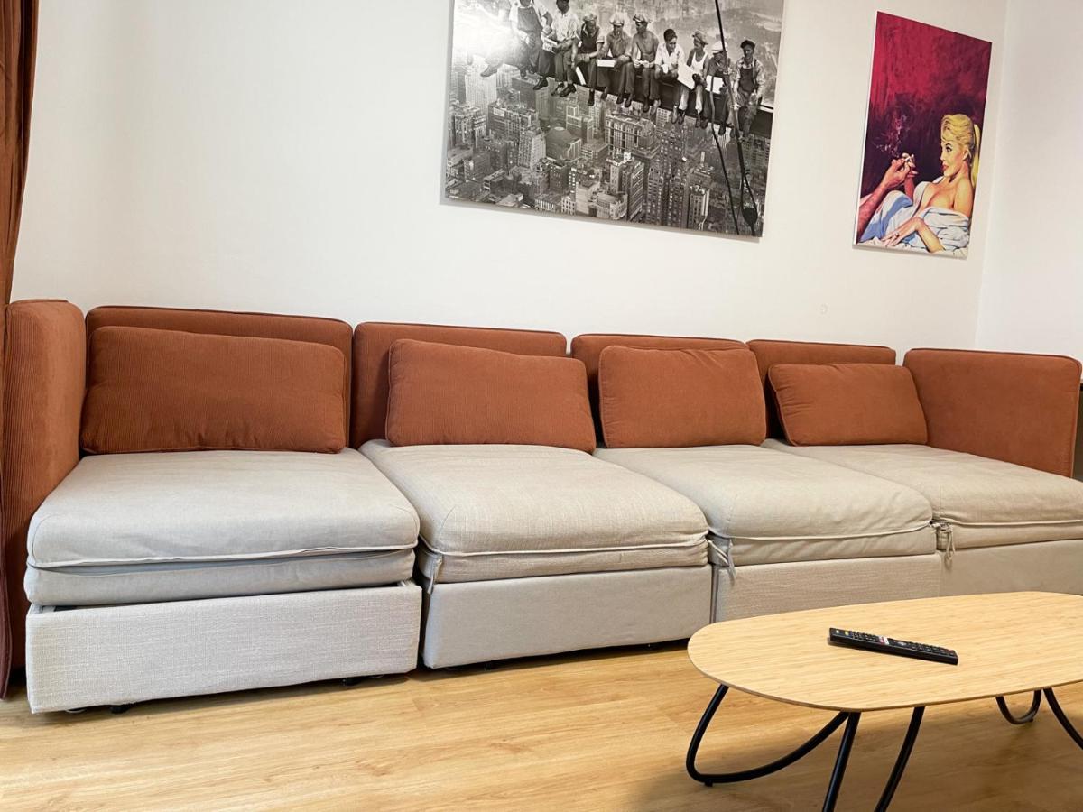 City Center 2 Bedroom A/C Apartment บราติสลาวา ภายนอก รูปภาพ